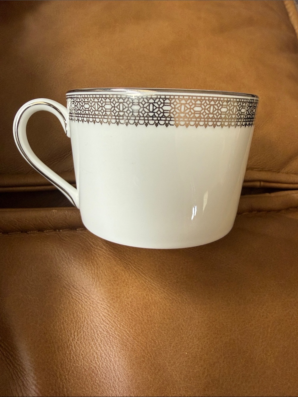 Vera Wang  Vera Lace  Wedgwood White Mug with Silver Geometric Border